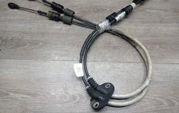 Volvo S80 Gear shift cable linkage 614711 30787659