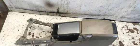 Volvo V70 Center console 30643625 1C321188