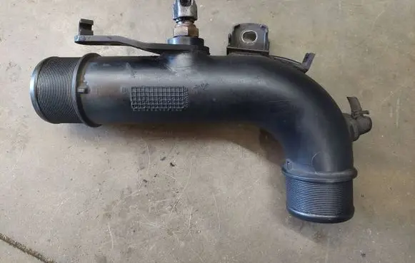 Toyota Auris 150 Intercooler hose/pipe 173620R021