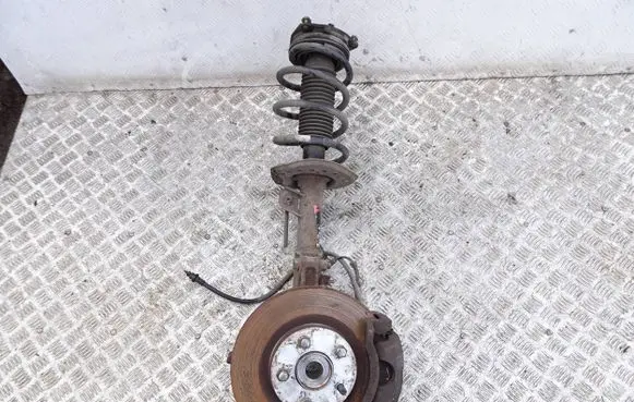 Nissan Qashqai Front wheel hub spindle knuckle