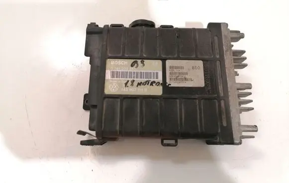 Volkswagen PASSAT B3 Engine control unit/module 0261200261 443907311B