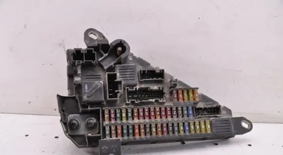BMW 5 E60 E61 Fuse box set 6906619