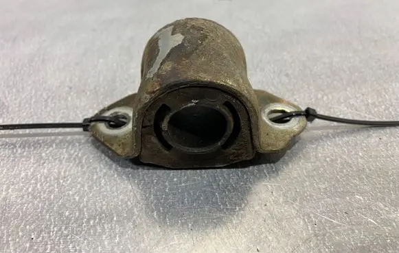 Subaru Forester SJ Sway bar bush bracket, front 