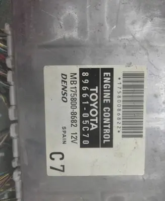 Toyota Avensis T250 Engine control unit/module 8966105C70 17580086822 MB1758008682