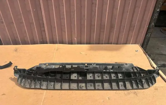 Peugeot 208 I Front bumper skid plate/under tray 9673271680