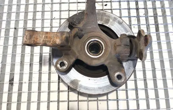 Mercedes-Benz Vito Viano W638 Front wheel hub spindle knuckle