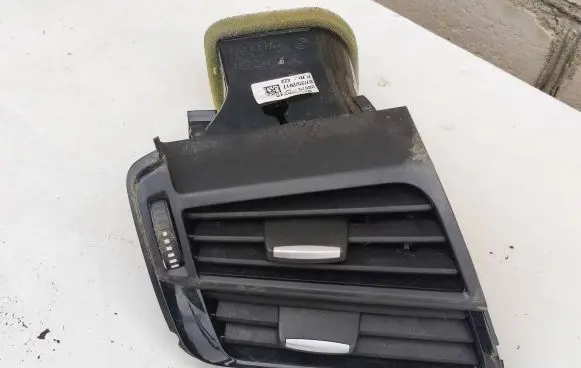 BMW X5 F15 Dashboard side air vent grill/cover trim 9252649 9270516 16475510