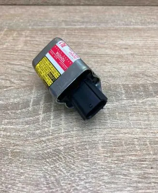 Toyota Prius (XW20) Airbag deployment crash/impact sensor 8986047040 1879000891