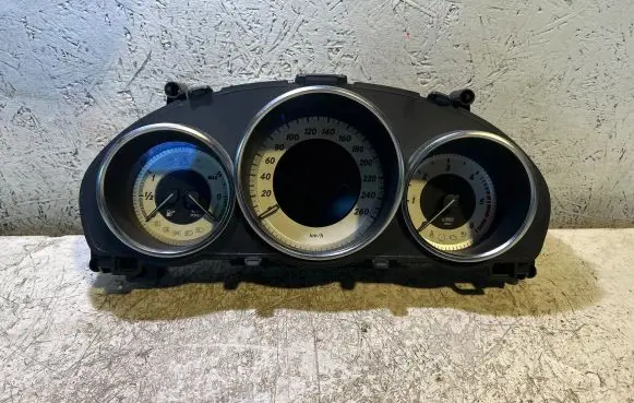 Speedometer (instrument cluster)