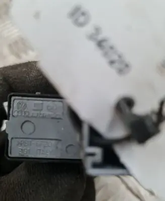 Skoda Octavia Mk2 (1Z) Electric window control switch