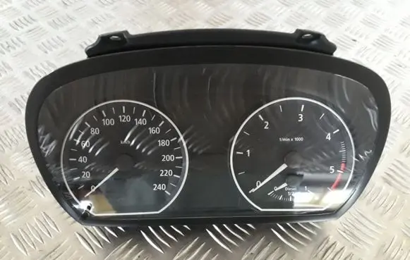 BMW 1 E81 E87 Speedometer (instrument cluster) 102495221 IK696147701