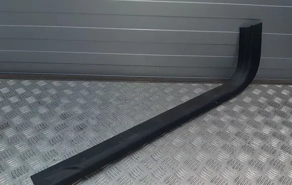 Chevrolet Camaro Front sill trim cover 23370389 23370393