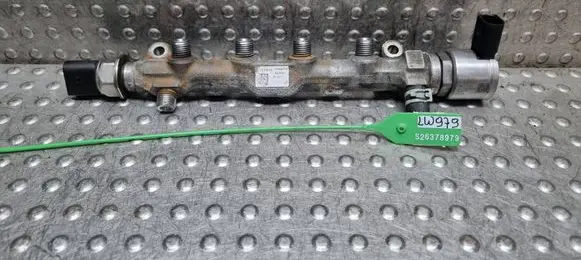 Volkswagen Caddy Fuel main line pipe S26378979 04L089G 04L130764C