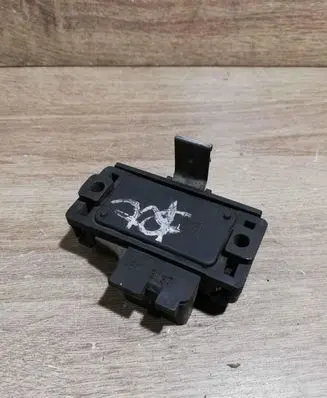 Opel Astra F Air pressure sensor 90225716