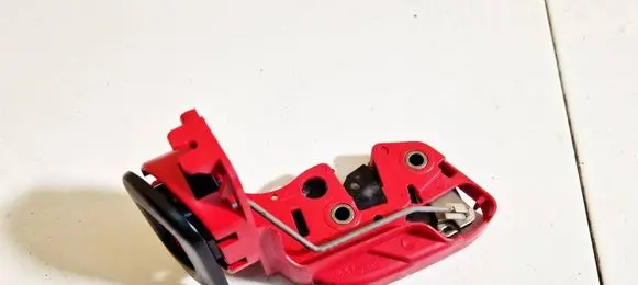 Mazda 3 I Seat back rest lock catch bp4k422
