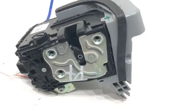 KIA Sportage Rear door lock 81420-R2000
