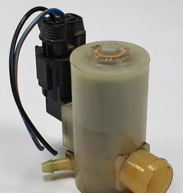 Mazda MX-5 NC Miata Windscreen/windshield washer pump 81081