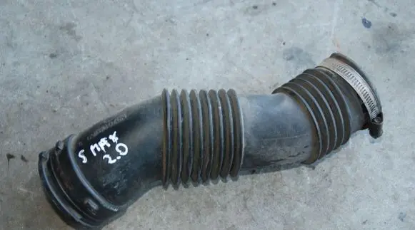 Intake resonator