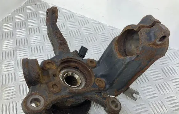Volkswagen Golf Plus Front wheel hub 1K0611841F