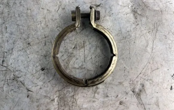 Jeep Grand Cherokee (WK) Muffler pipe connector clamp 