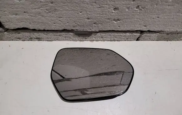 Toyota Yaris XP210 Wing mirror glass 9301303