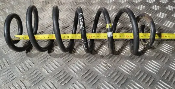Volkswagen Golf V Rear coil spring