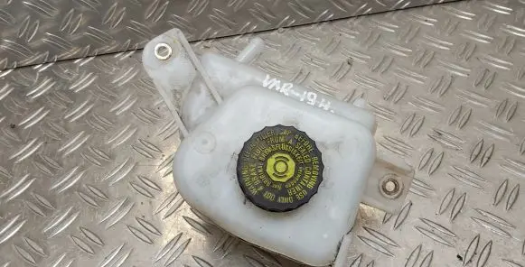 Brake fluid reservoir