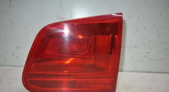 Volkswagen Tiguan Tailgate rear/tail lights 