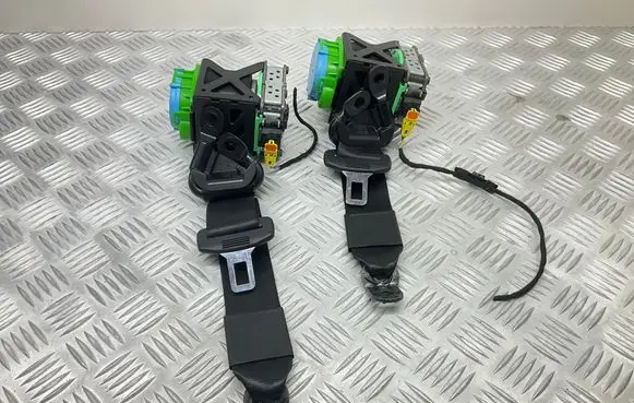 Audi TT TTS Mk2 Front seatbelt 8J8857705D