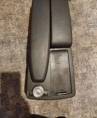 Mercedes-Benz C AMG W204 Armrest A2046801339 3353869 81568009