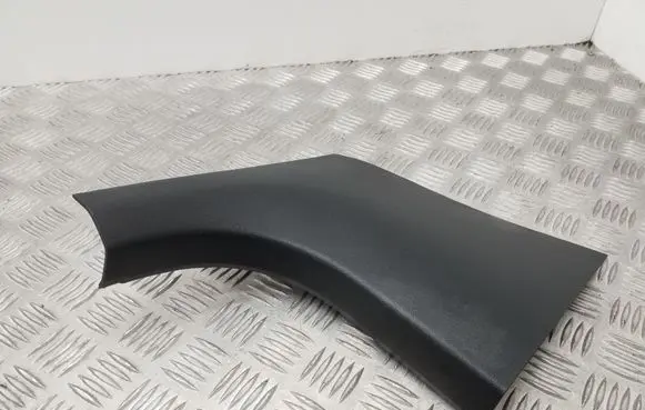 Foot area side trim