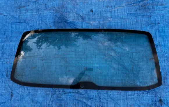 Volkswagen Transporter - Caravelle T5 Opening tailgate glass 
