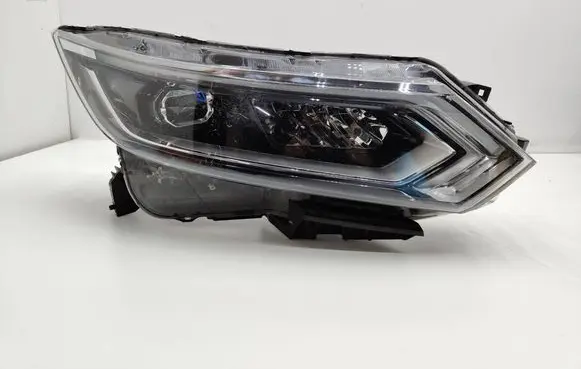Nissan Qashqai Headlight/headlamp 10019011
