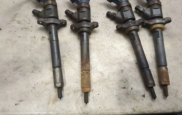 Peugeot 3008 II Fuel injectors set 0445110311