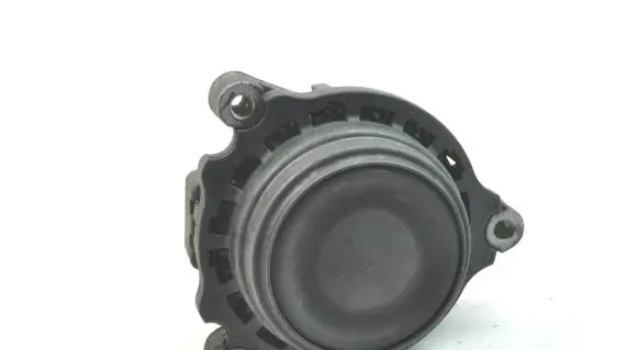 BMW 4 F32 F33 Engine mount bracket 6787657