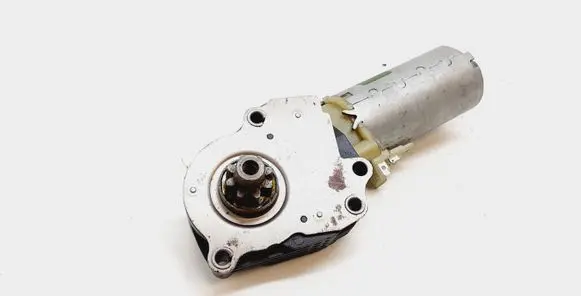 Volvo XC60 Seat adjustment motor 0130002528