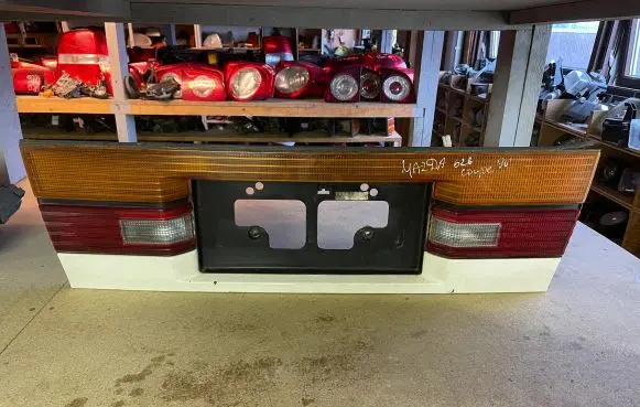 Mazda 626 Tailgate rear/tail lights 0437833
