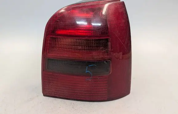 Audi A4 S4 B5 8D Tail light bulb cover holder 8D9945257 8D9945096C