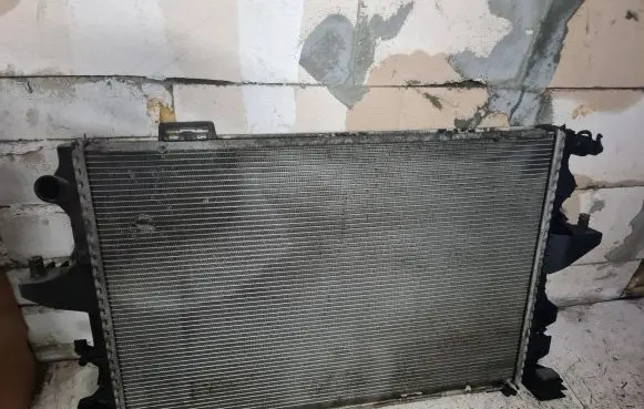 Volkswagen Transporter - Caravelle T5 Coolant radiator 7H0121253J