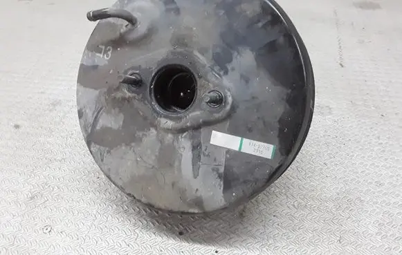 Toyota Corolla Verso E121 Brake booster 87402205
