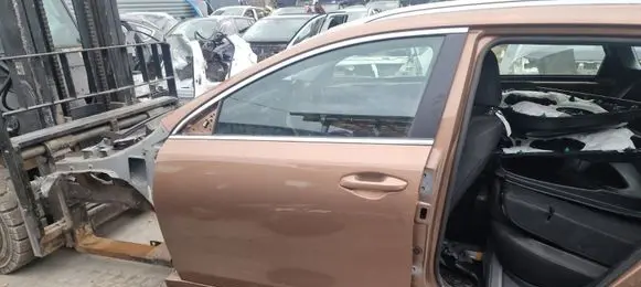 KIA Ceed Front door