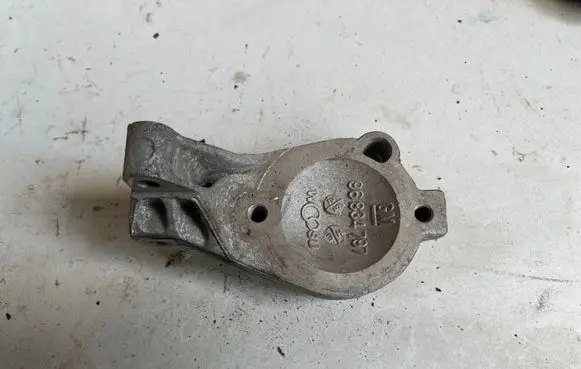 Chevrolet Aveo Power steering pump mounting bracket 96834797