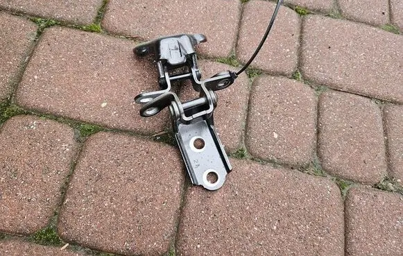 Toyota Camry VIII XV70 Front door lower hinge OPELCZESCI.com-C44