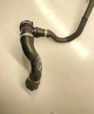 BMW 5 F10 F11 Engine coolant pipe/hose 81198303 125104
