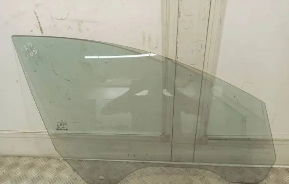 Mercedes-Benz CLS C219 Front door window/glass (coupe) 43R001168 E000233 DOT618AS2M491