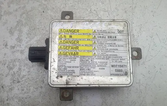 Mazda 5 Xenon control unit/module W3T15671