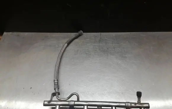 Mercedes-Benz C W203 Fuel main line pipe A2720780092