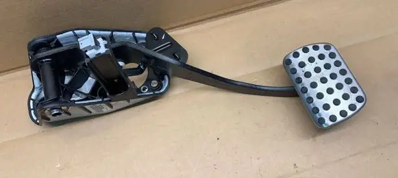 Mercedes-Benz GLE (W166 - C292) Brake pedal A1662900301 A1662901301 A1702900182