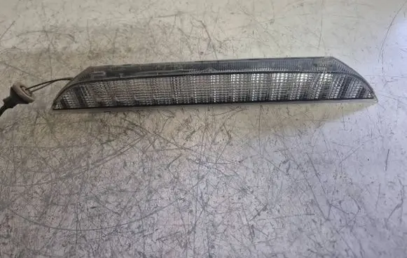Mitsubishi Outlander Third/center stoplight