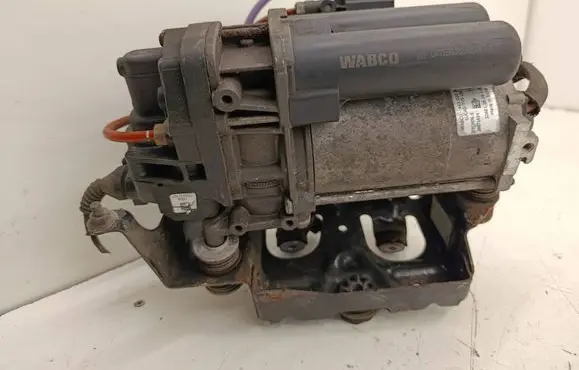 Audi Q7 4M Air suspension compressor/pump 4M0616005H